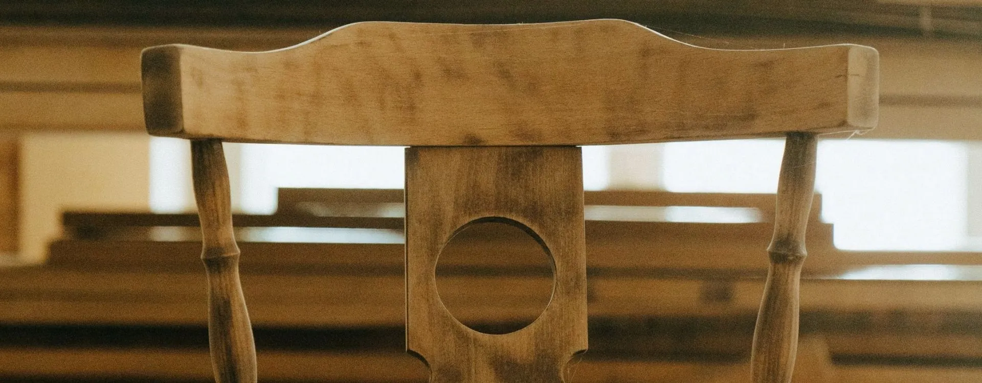 Del árbol al mueble: el trabajo detrás de una pieza